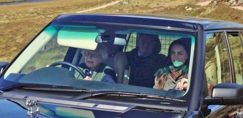 Queen Elizabeth sõidu Kate Middleton